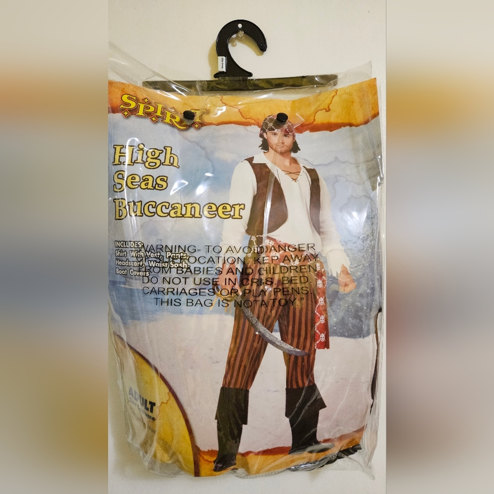 HIGH SEES BUCCANEER COSTUME